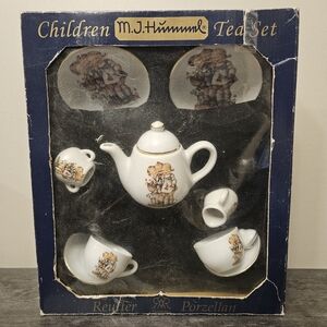 M.J. Hummel Childrens Tea Set CIB